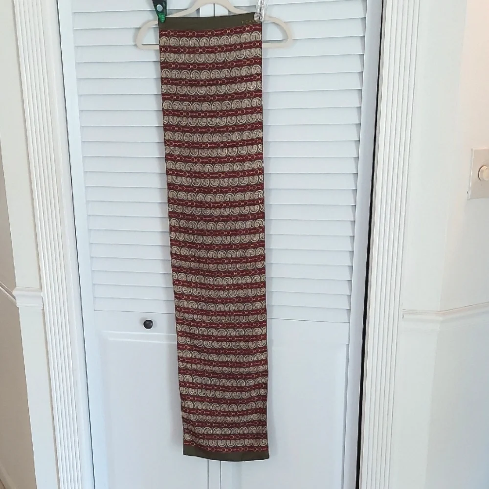 Echo Scarf, Silk, Oblong,‎ Burgundy and Tan, Horsebit, Arches Design, Vintage